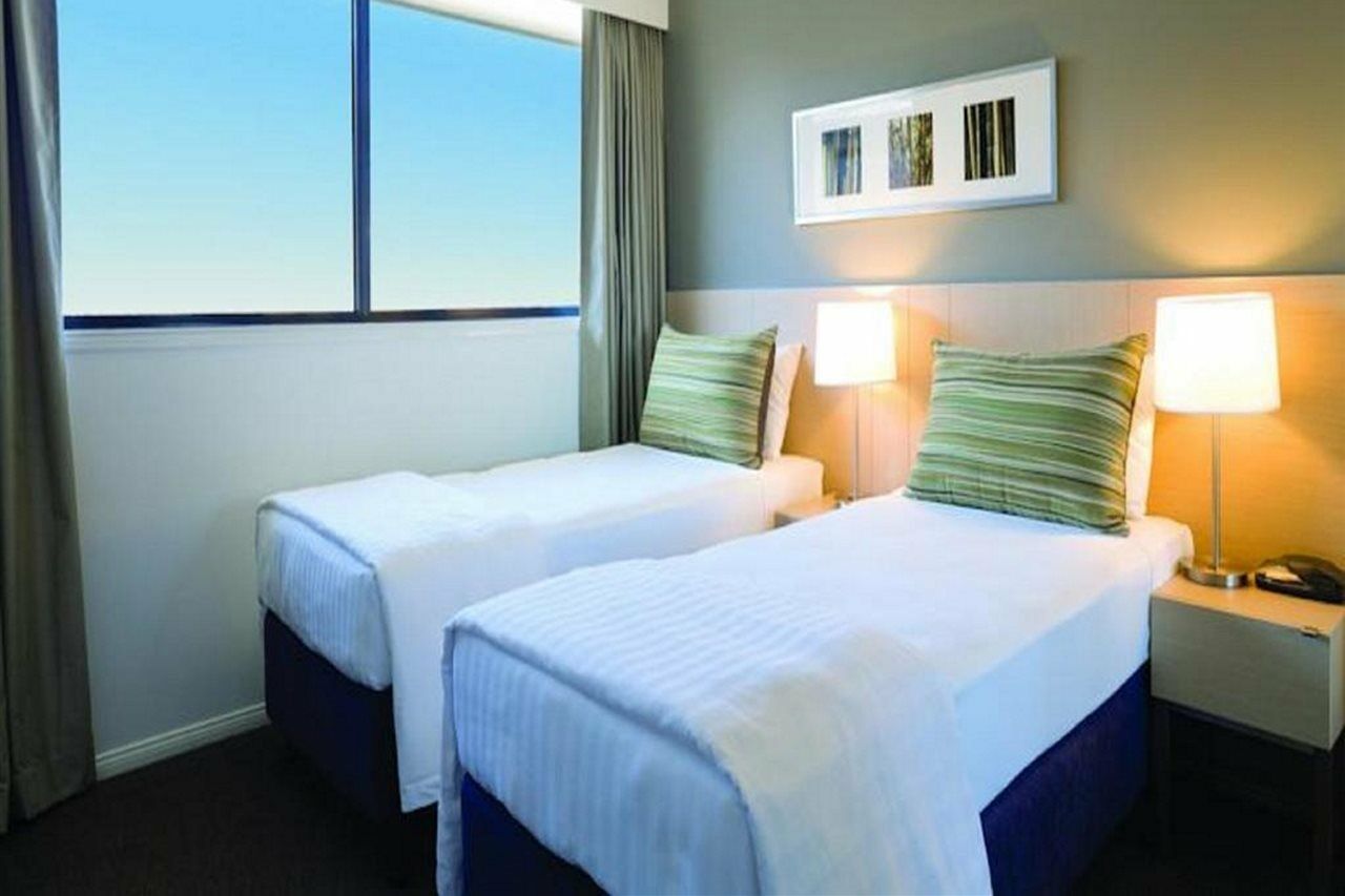 Oakbridge Hotel & Apartments Brisbane Exterior photo